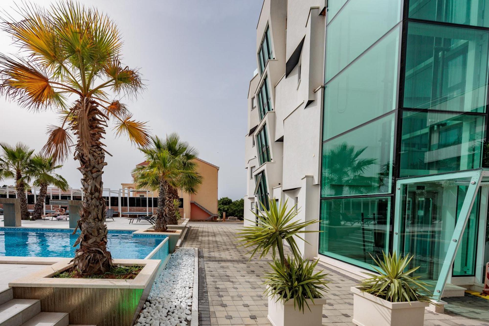 Boutique Residence Cosmopolis 1 ビビニェ エクステリア 写真