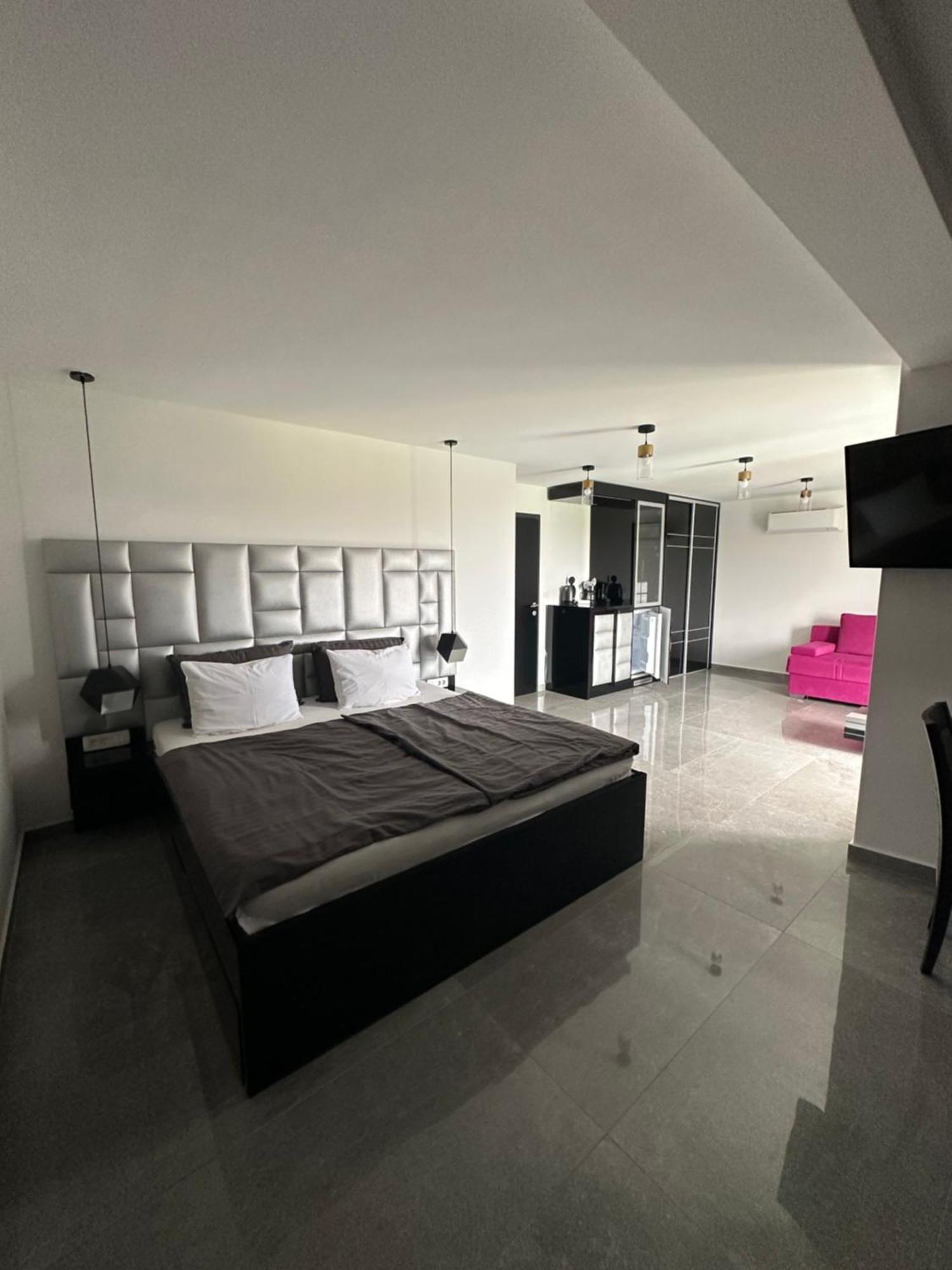 Boutique Residence Cosmopolis 1 ビビニェ エクステリア 写真