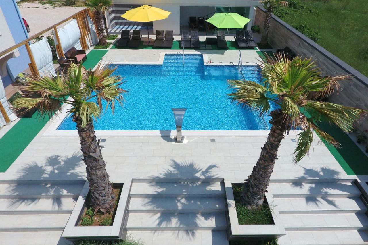 Boutique Residence Cosmopolis 1 ビビニェ エクステリア 写真