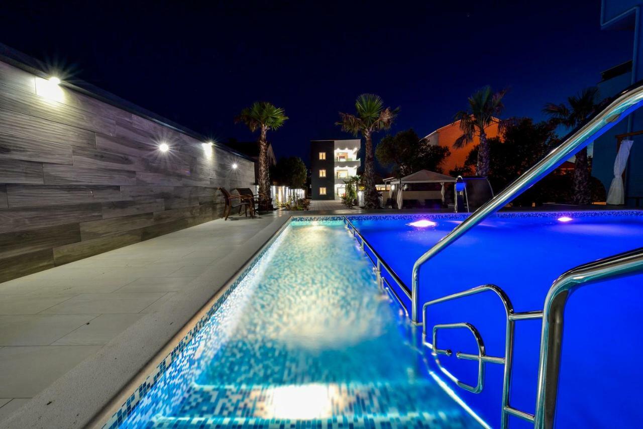 Boutique Residence Cosmopolis 1 ビビニェ エクステリア 写真