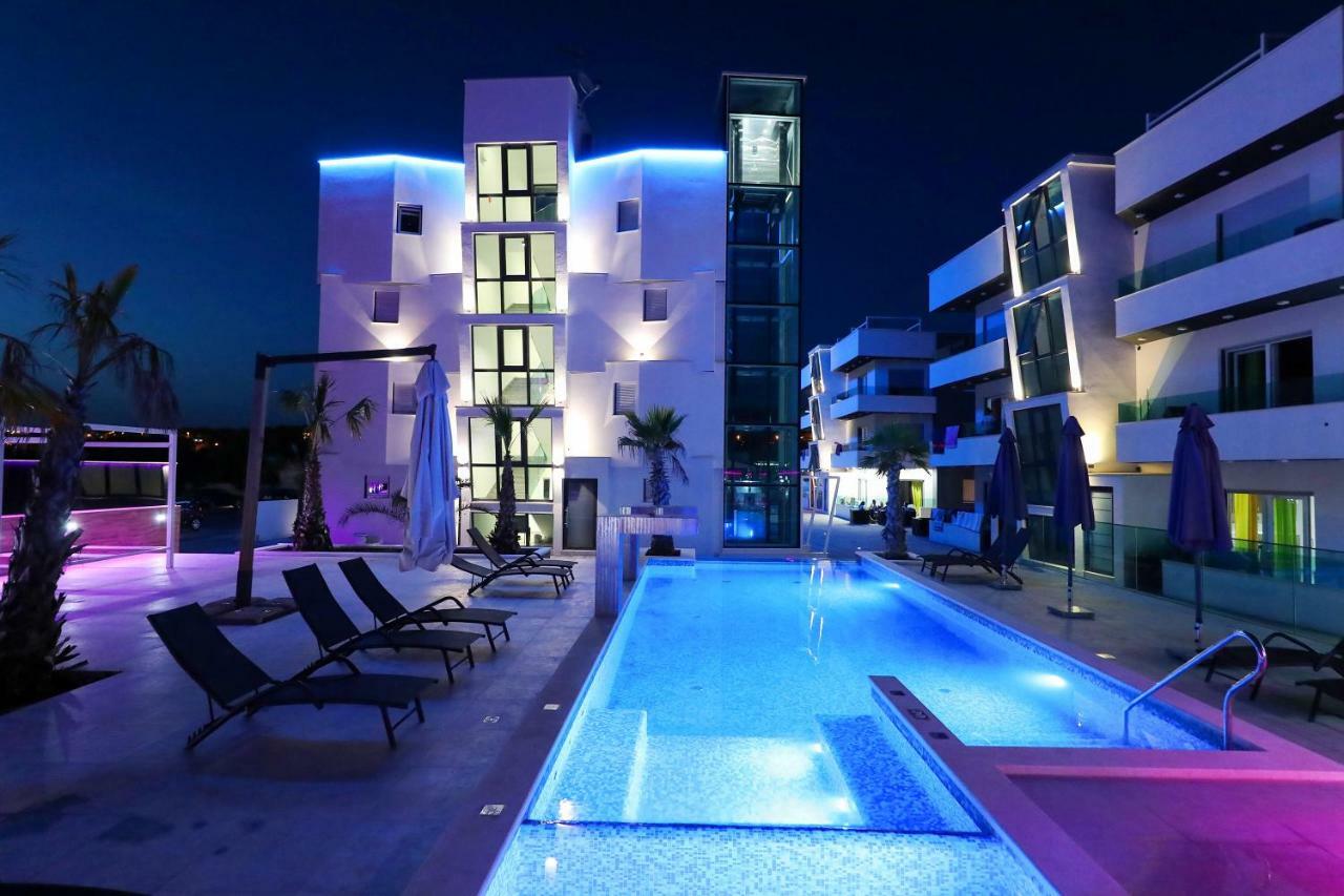 Boutique Residence Cosmopolis 1 ビビニェ エクステリア 写真