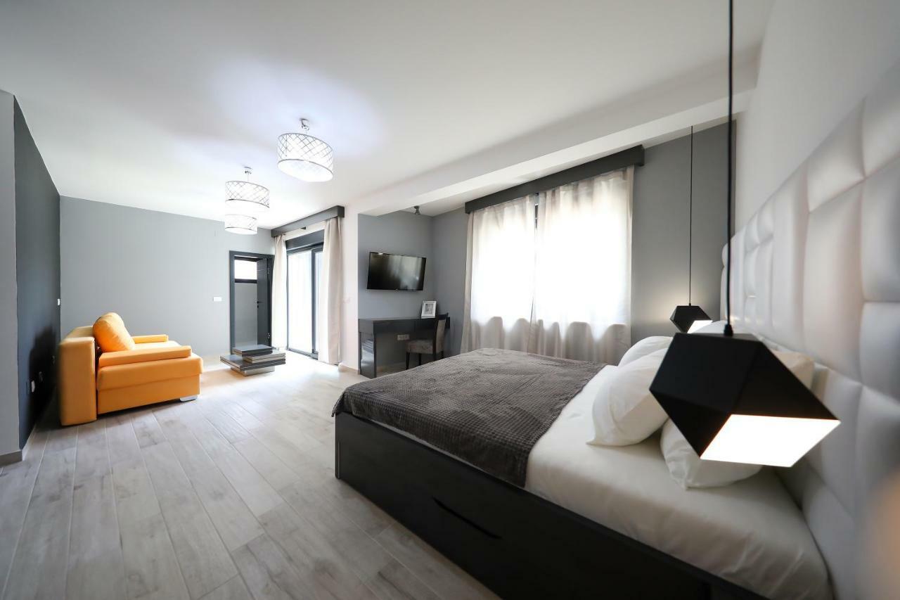 Boutique Residence Cosmopolis 1 ビビニェ エクステリア 写真