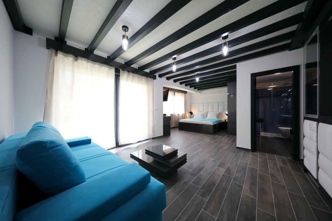 Boutique Residence Cosmopolis 1 ビビニェ エクステリア 写真